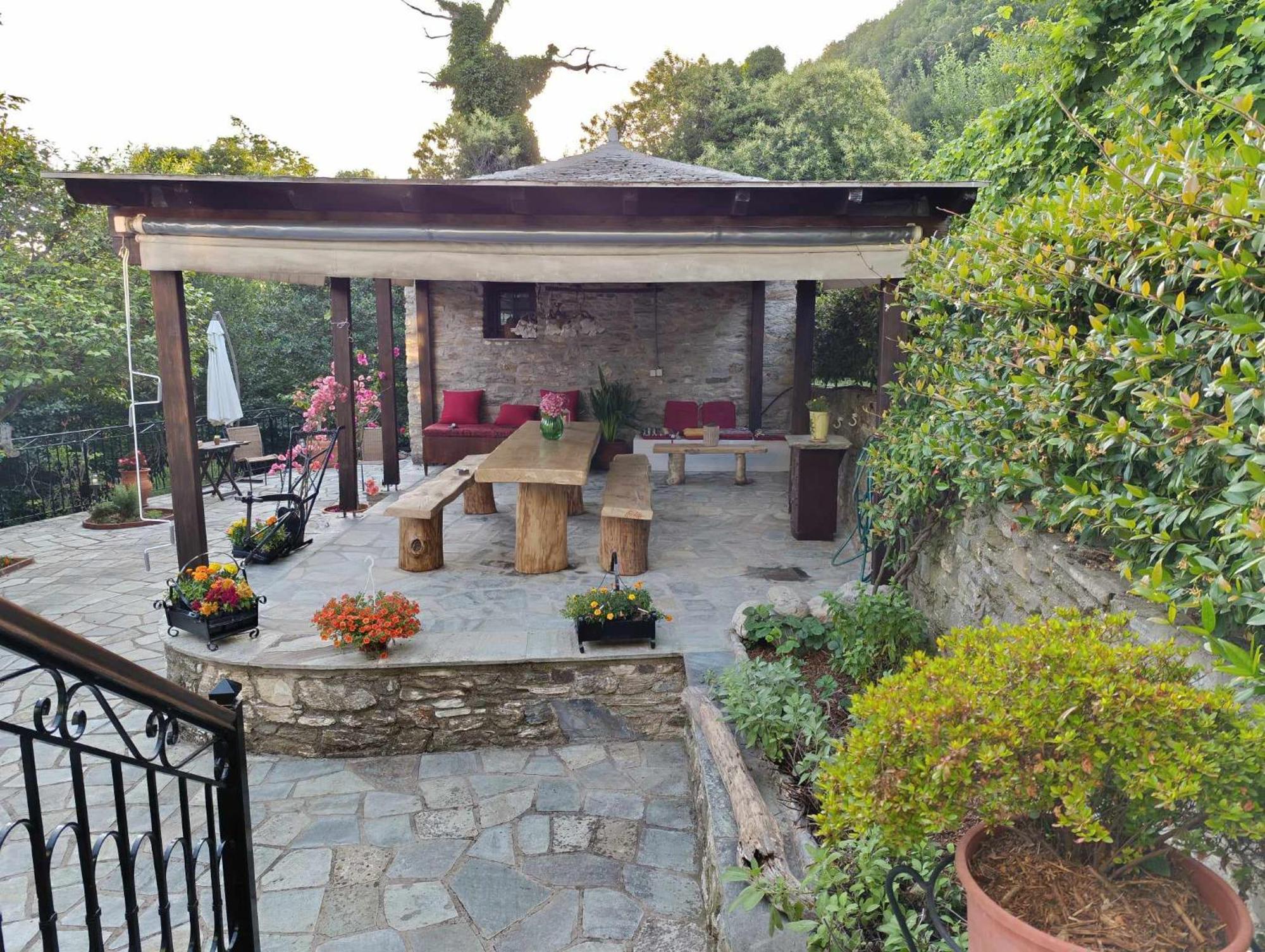 Μountain Whispers Apartment Mouresi Exterior photo